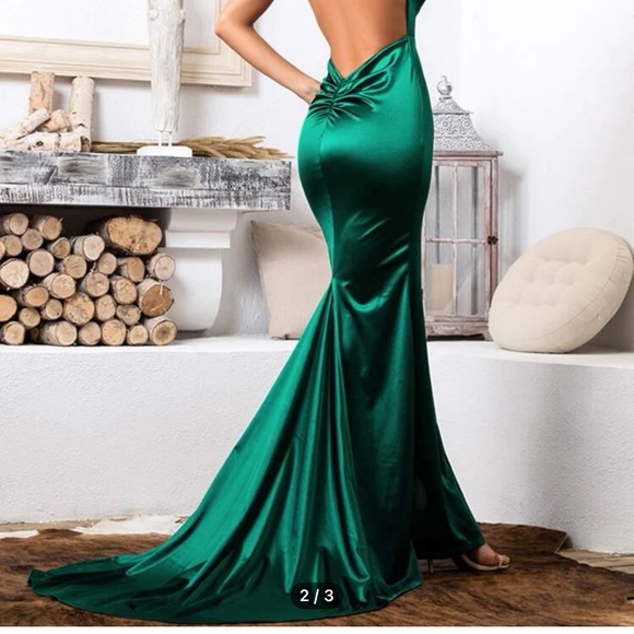 Backless ruched split thigh high formal dress - Picture 2 of 4